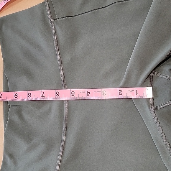 Athleta Size M Transcend Stash Crop Straight Leg, Bali Green, NWOT. Rare Color - Picture 7 of 13